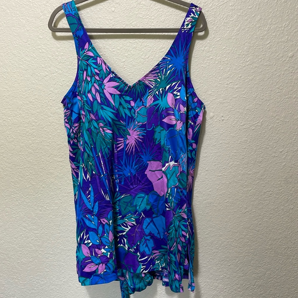 Maxine Of Hollywood Women's Blue Floral One Piece Swimsuit. Very Good Condition.